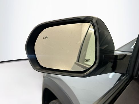 Used 2025 Chevrolet Equinox LT w/ Convenience Package II image 16