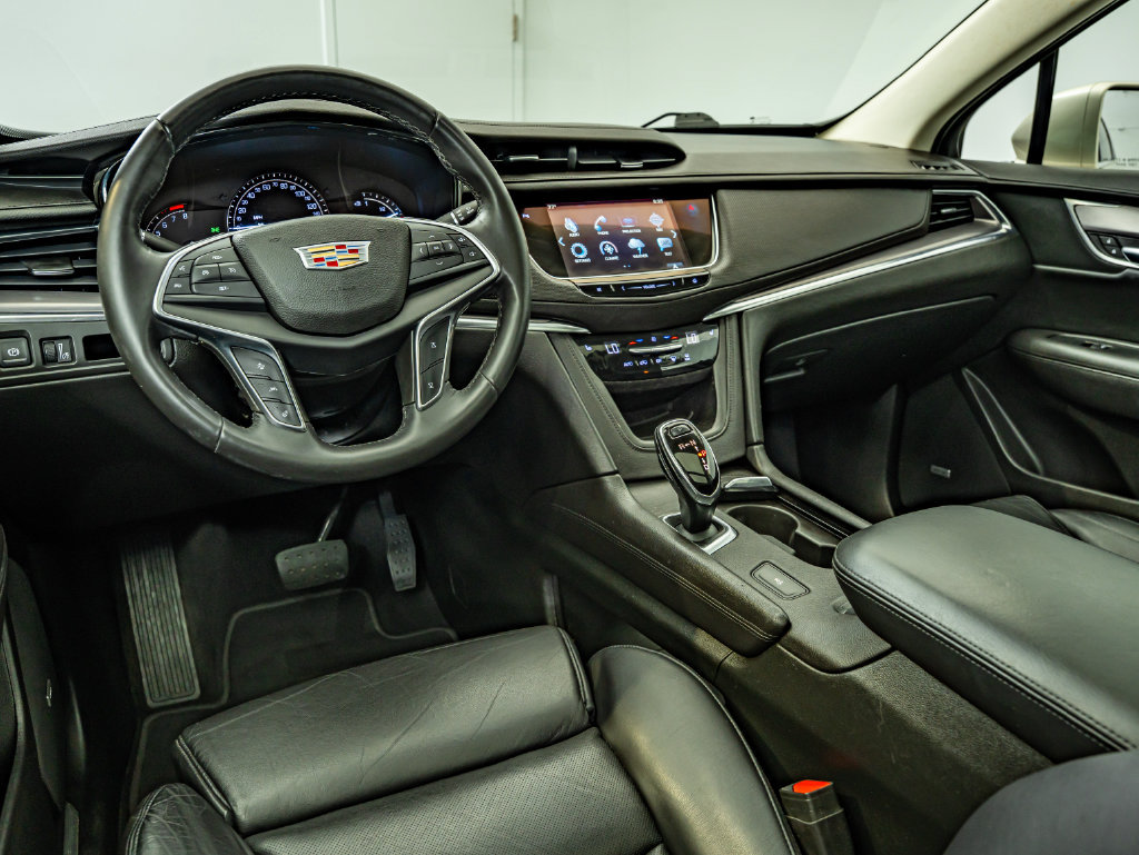 Used 2017 Cadillac XT5 Luxury w/ Driver Awareness Package FWD image 30