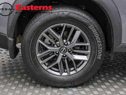 Used 2023 Nissan Rogue S image 41