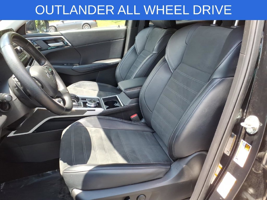 Used 2024 Mitsubishi Outlander SE AWD/4WD image 16