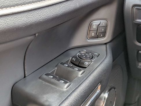 Used 2024 Ford Expedition XLT AWD/4WD image 19