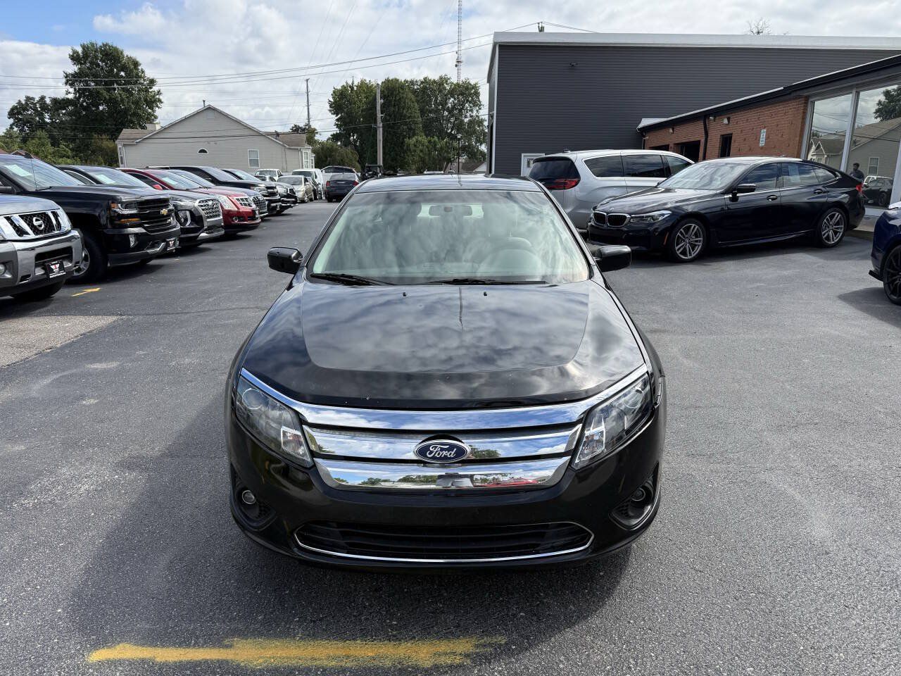 Used 2011 Ford Fusion SE FWD image 2