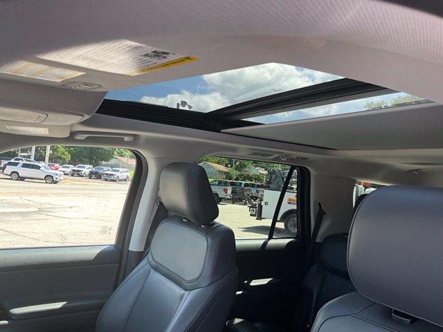 Used 2025 Ford Expedition Active AWD/4WD image 7