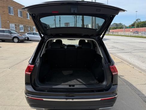 Used 2021 Volkswagen Tiguan SEL AWD/4WD image 18