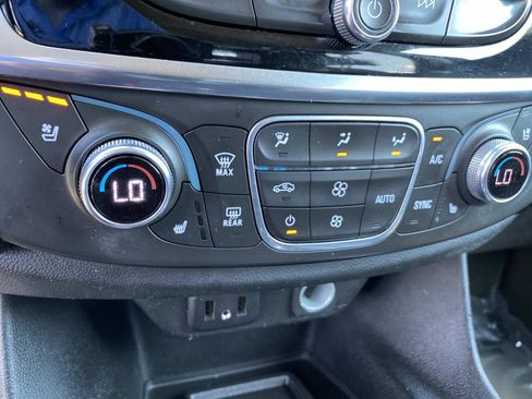 Used 2019 Chevrolet Traverse Premier AWD/4WD image 14
