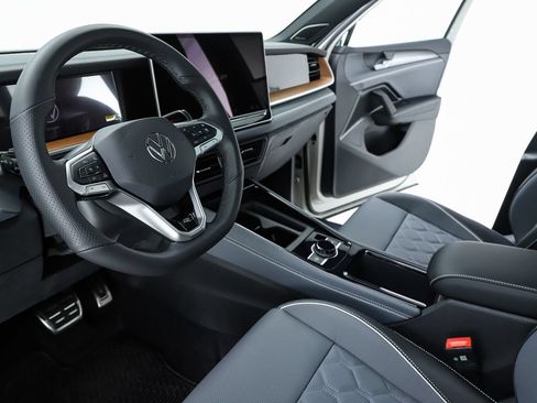 New 2026 Volkswagen Tiguan SEL R-Line AWD/4WD image 58