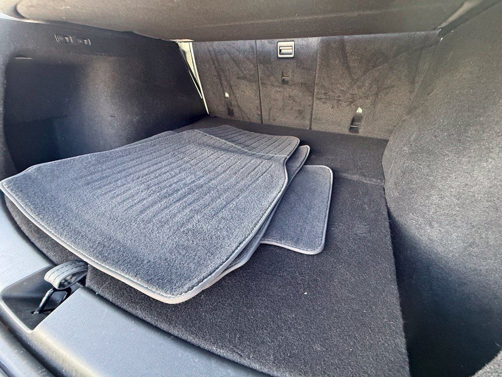 Used 2024 Tesla Model Y Long Range AWD/4WD image 32
