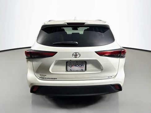 Used 2021 Toyota Highlander XLE FWD image 6