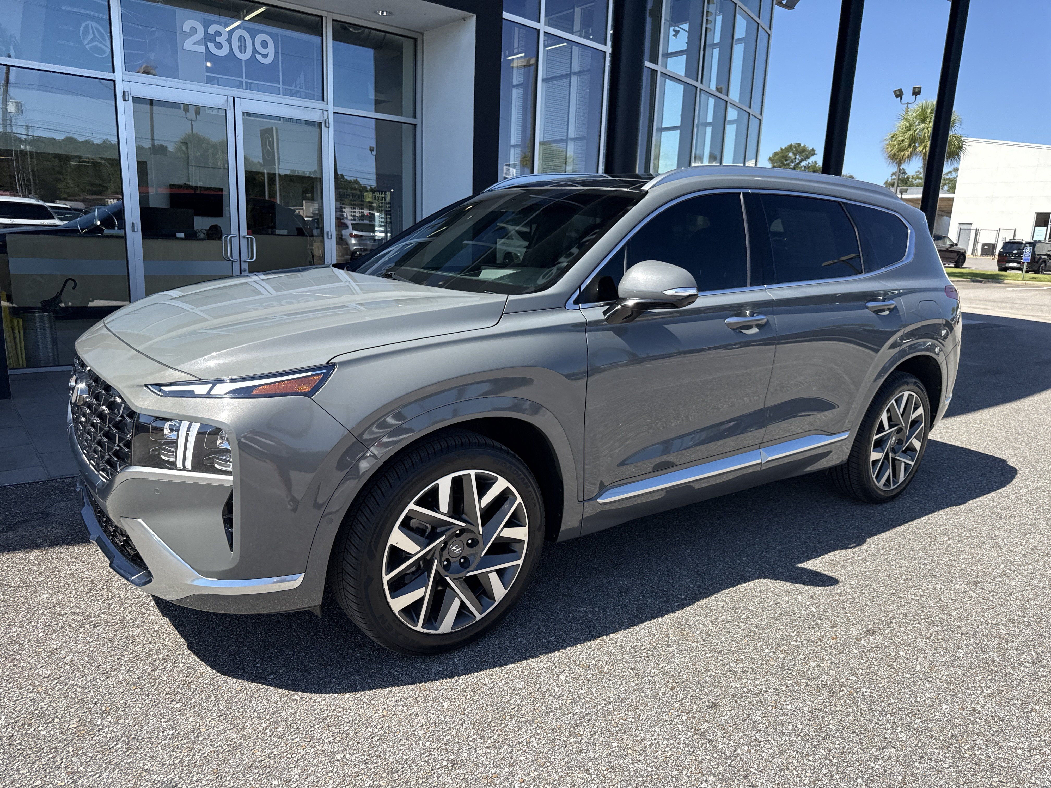 Used 2023 Hyundai Santa Fe Calligraphy FWD image 1