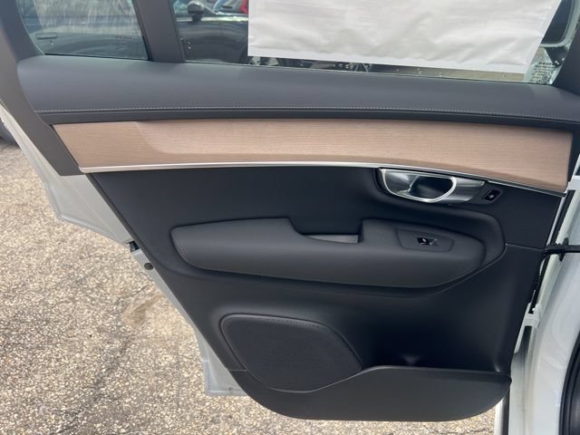 New 2026 Volvo XC90 T8 Plus w/ Protection Package Premier AWD/4WD image 20