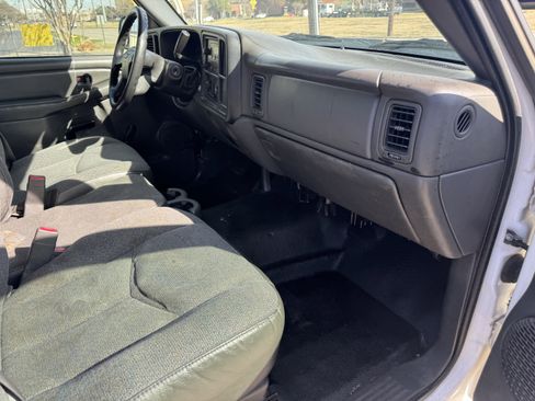Used 2005 Chevrolet Silverado 2500 W/T image 12