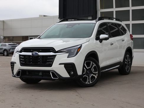 Used 2023 Subaru Ascent Touring image 3