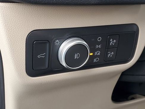 Certified 2021 Ford Escape SEL FWD image 9