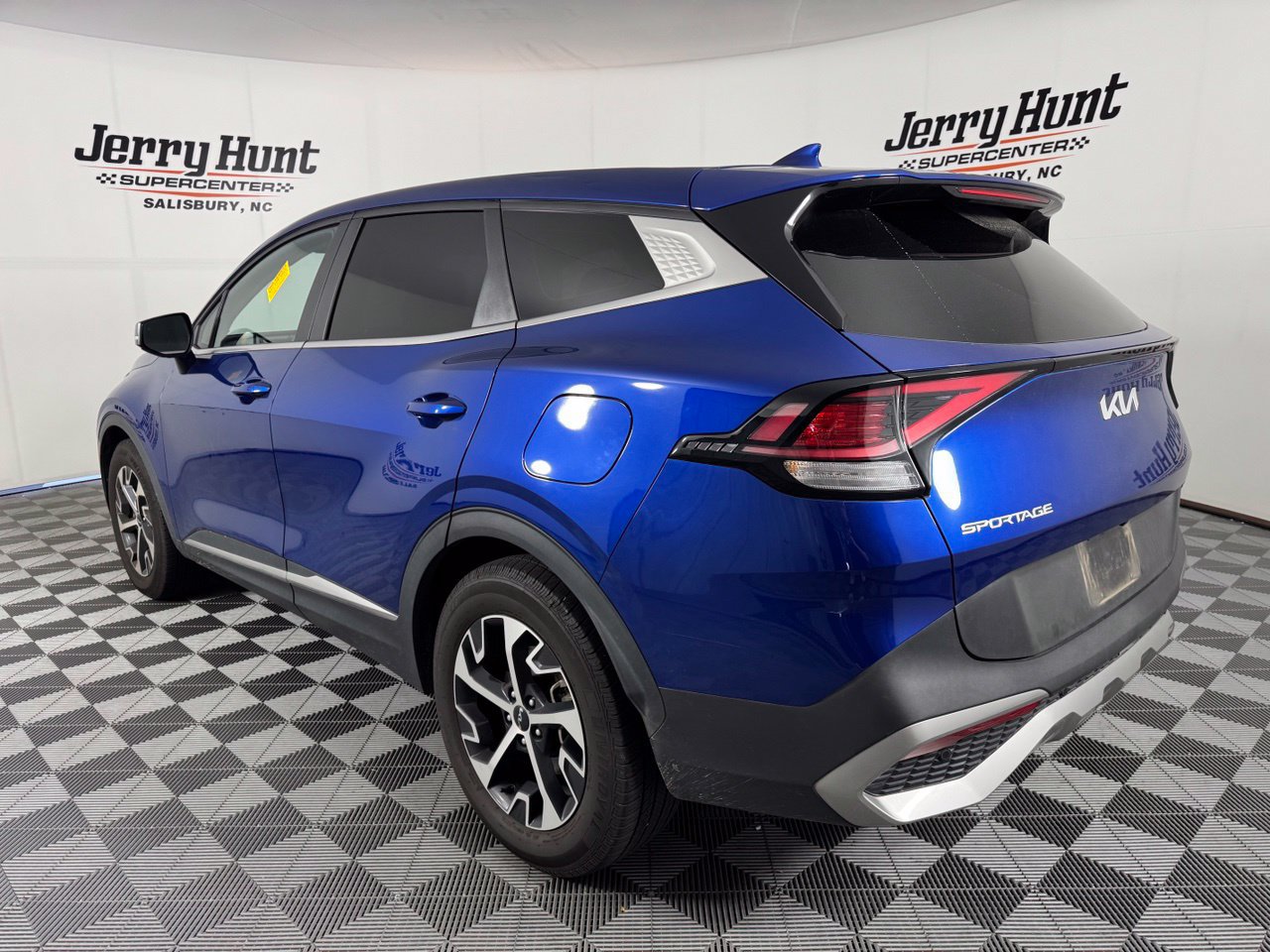 Used 2023 Kia Sportage EX FWD image 8