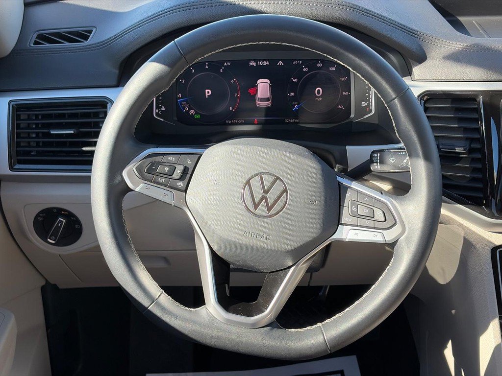 Used 2023 Volkswagen Atlas SE w/ Black Wheel Package AWD/4WD image 13