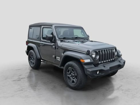 Used 2018 Jeep Wrangler Sport AWD/4WD image 2
