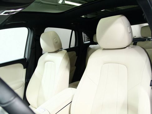 Used 2025 Mercedes-Benz GLA 250 4MATIC image 17