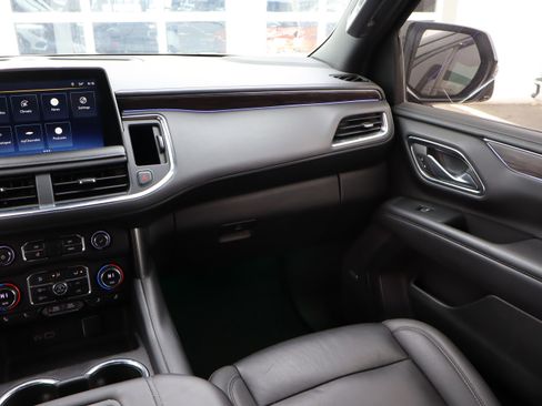 Certified 2023 Chevrolet Suburban Z71 w/ Luxury Package image 15