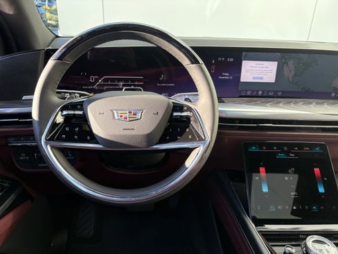 New 2026 Cadillac Escalade Luxury w/ Touring Package image 19