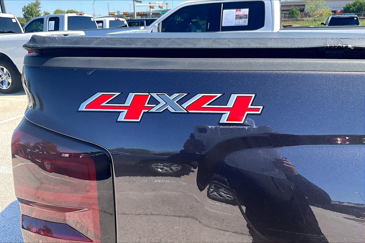 Used 2015 Chevrolet Silverado 1500 LT w/ Texas Edition, 1LT Trim AWD/4WD image 9