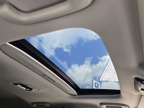 Used 2025 Kia Seltos EX w/ EX Sunroof Package image 17