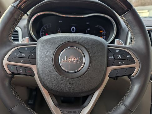 Used 2014 Jeep Grand Cherokee Overland w/ Trailer Tow Group IV image 21