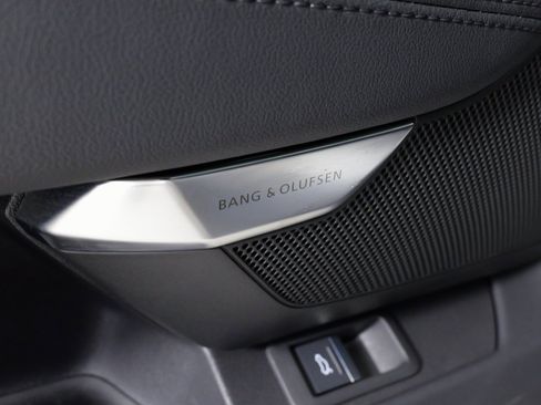 Used 2023 Audi e-tron GT Premium Plus image 30