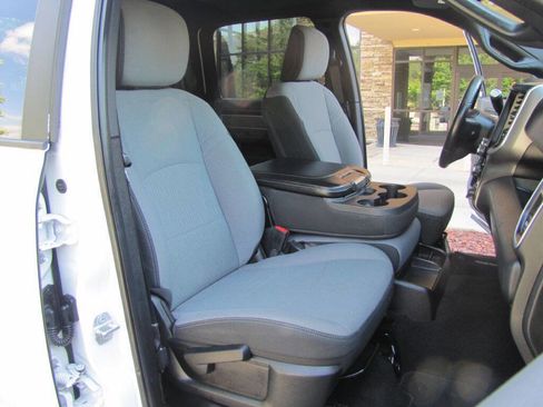 Used 2022 RAM 2500 Big Horn AWD/4WD image 18