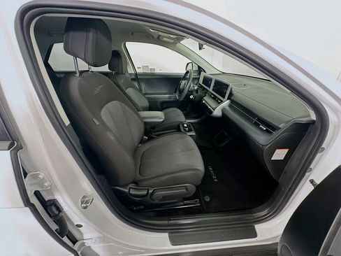 Used 2024 Hyundai Ioniq 5 SE RWD image 29