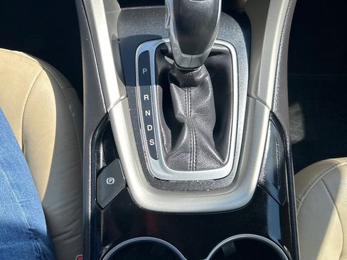 Used 2016 Ford Fusion SE w/ Equipment Group 202A image 16