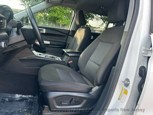 Used 2022 Ford Explorer XLT AWD/4WD image 27