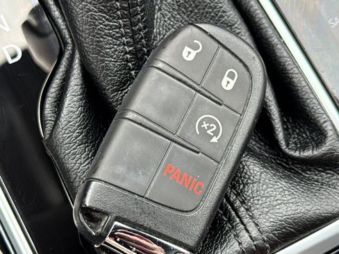 Used 2025 Jeep Compass Limited AWD/4WD image 37