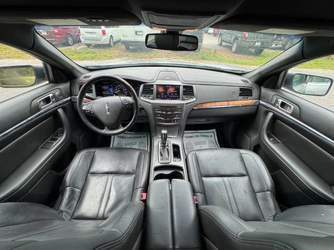 Used 2013 Lincoln MKS FWD image 13