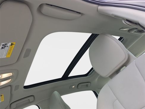 Used 2022 Volvo S90 B6 Momentum w/ Advanced Package image 34