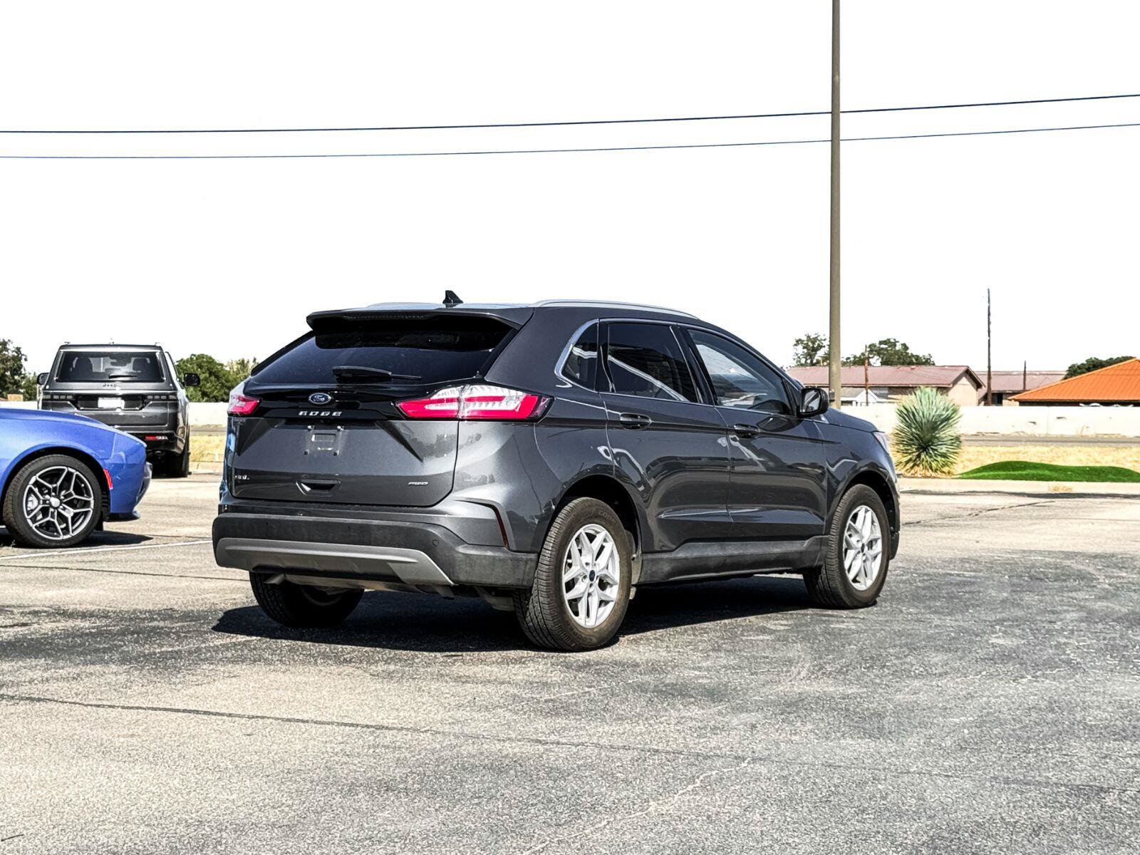 Used 2022 Ford Edge SEL w/ Convenience Package AWD/4WD image 10