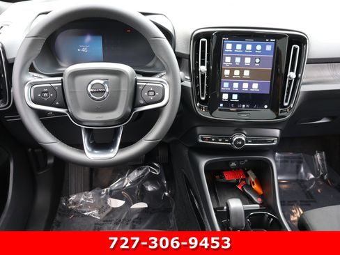 Used 2023 Volvo C40 P8 Recharge Ultimate image 19