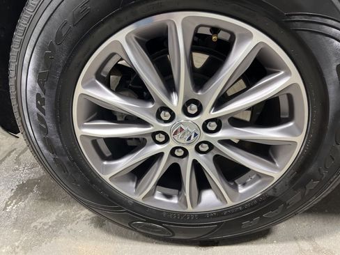 Used 2024 Buick Enclave Premium image 52