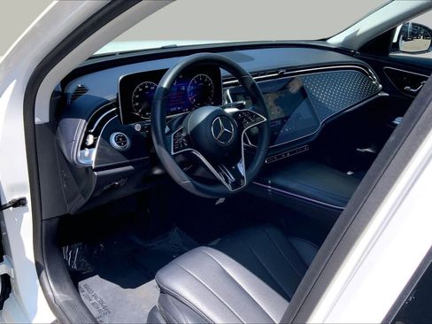 Used 2025 Mercedes-Benz E 450 4MATIC Sedan image 17