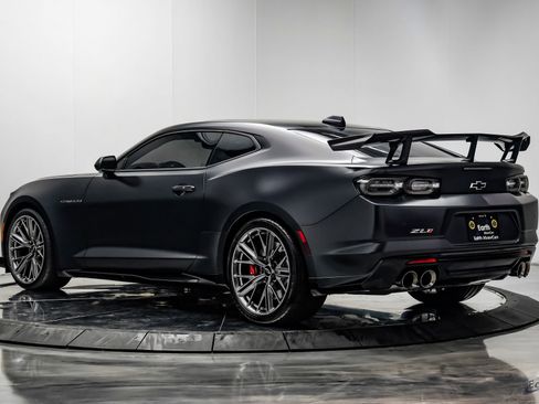 Used 2024 Chevrolet Camaro ZL1 RWD image 10