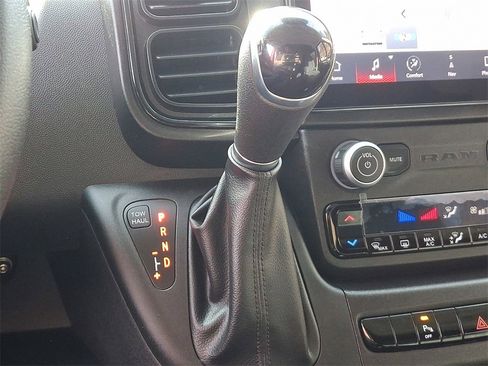 Used 2022 RAM ProMaster 2500 w/ Driver Convenience Group image 14