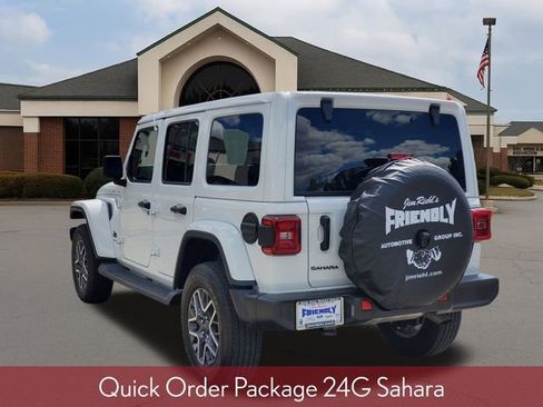 Used 2025 Jeep Wrangler Unlimited Sahara w/ Technology Group AWD/4WD image 3