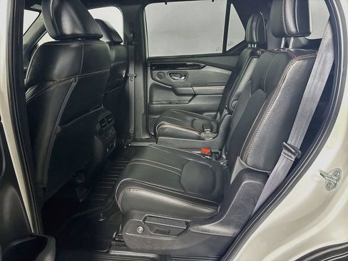 Used 2024 Honda Pilot TrailSport image 20