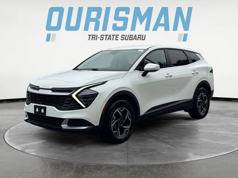 Used 2024 Kia Sportage LX AWD/4WD image 2
