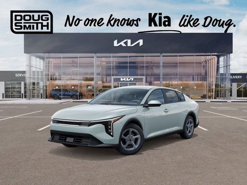 New 2025 Kia K4 LXS image 1