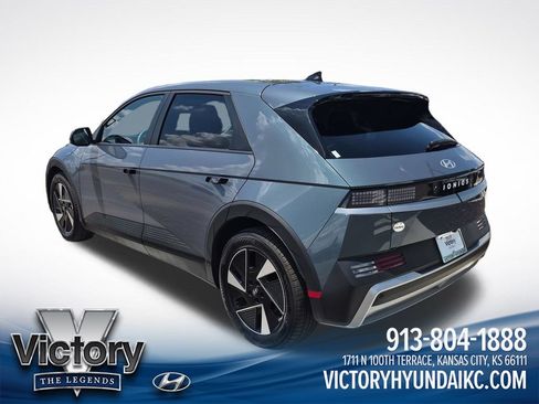 Used 2025 Hyundai Ioniq 5 SE RWD image 3