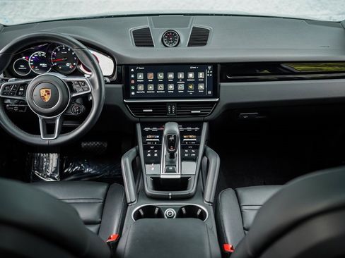 Used 2023 Porsche Cayenne Coupe w/ Premium Package image 20