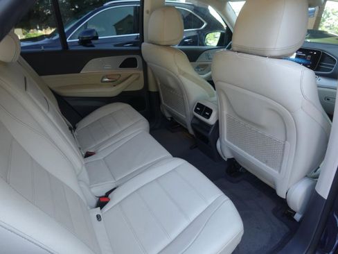 Used 2020 Mercedes-Benz GLE 350 4MATIC w/ AMG Line Exterior image 12