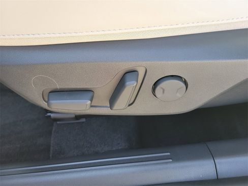 New 2026 Kia Niro EX image 23