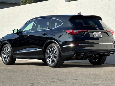 Certified 2023 Acura MDX FWD w/ Technology Package image 3