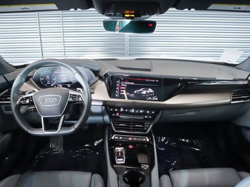 Used 2023 Audi e-tron GT Premium Plus image 13